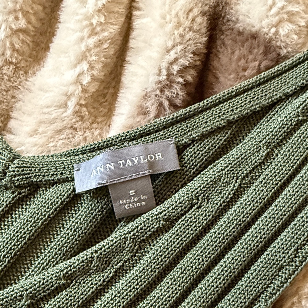 Ann Taylor Olive Ribbed Knit Top - Picture 2 of 2